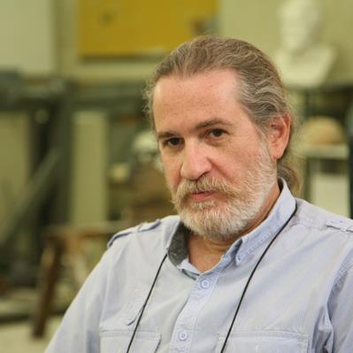 مجسمه های ملک‌ دادیار گروسیان