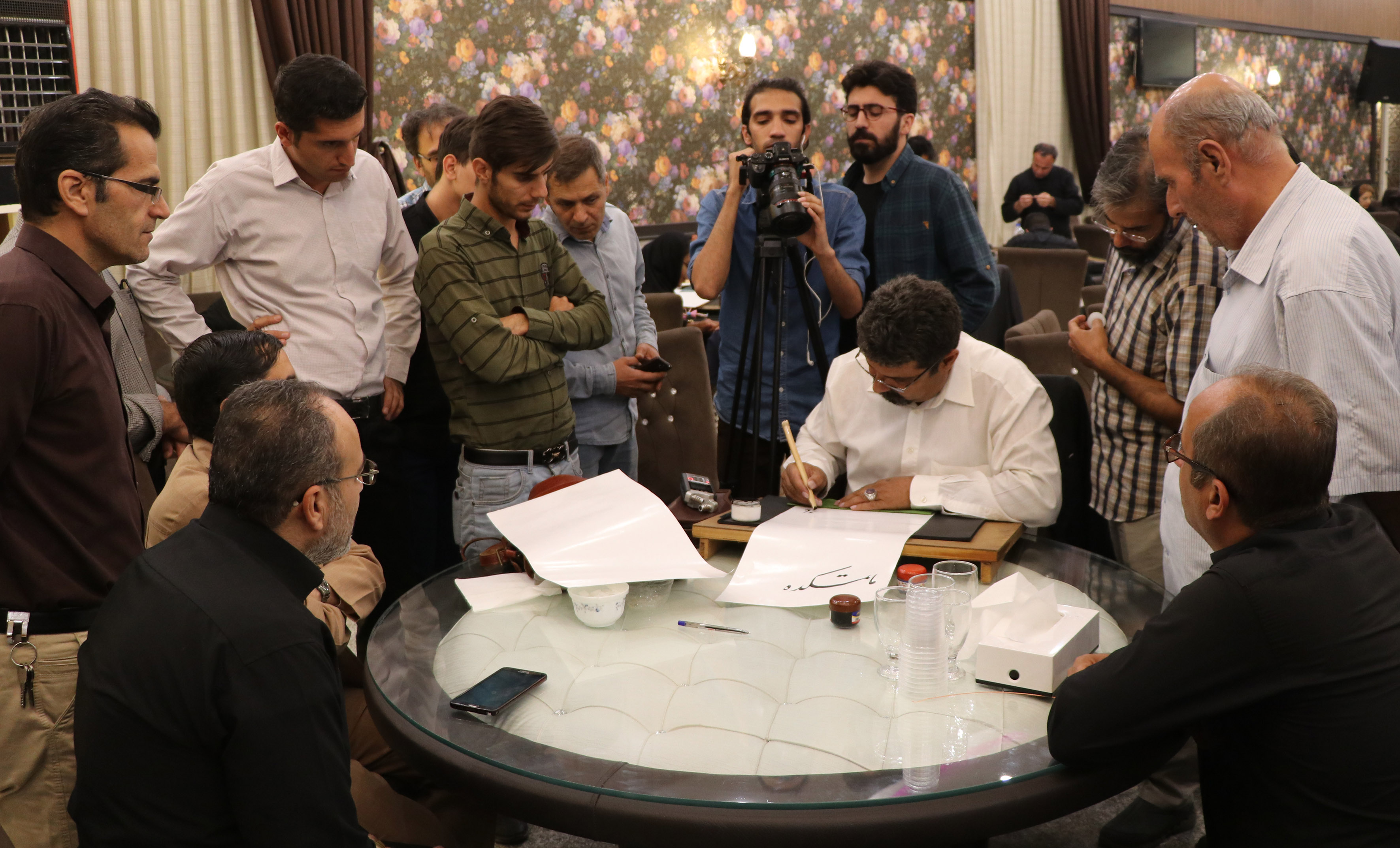 مشق اربعین خوشنویسان در حوزه هنری