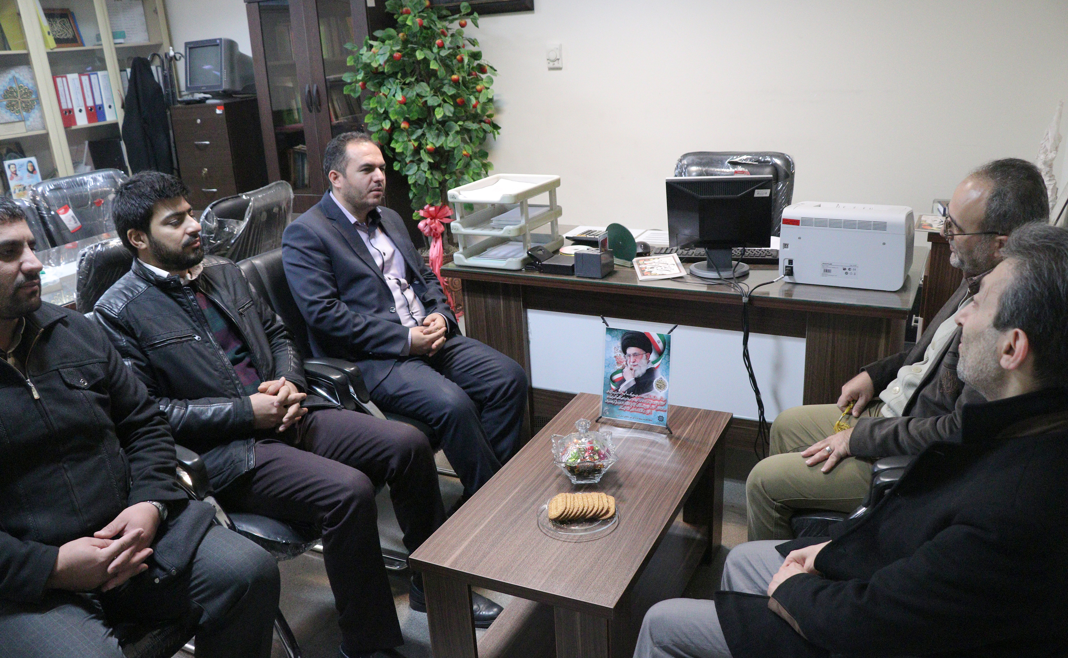 دیدار کارکنان حوزه هنری با مسئول سازمان بسیج کارمندان