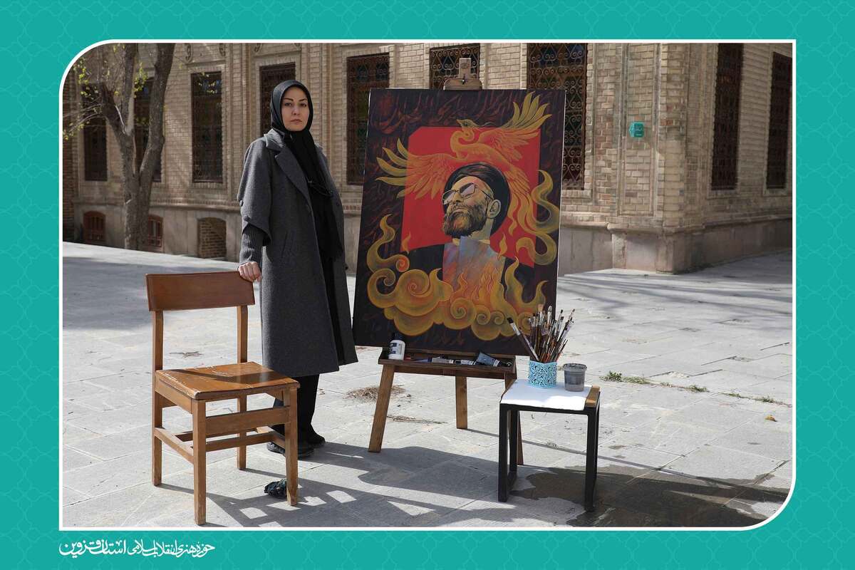 رونمایی از اثر نقاشی «ققنوس‌وار» حمیده سبحانی‌فرد در برنامه «پرچمدار هنر» حوزه هنری قزوین